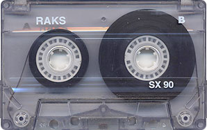 Disques Audio Isolés. Back View Compacte Audio Cassette Raks Ax 90 Dans Boîte à Boîtier